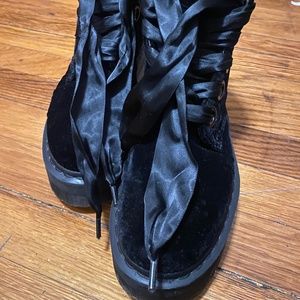 Rare Dr. Marten's Women's Velvet Molly Platform Boots